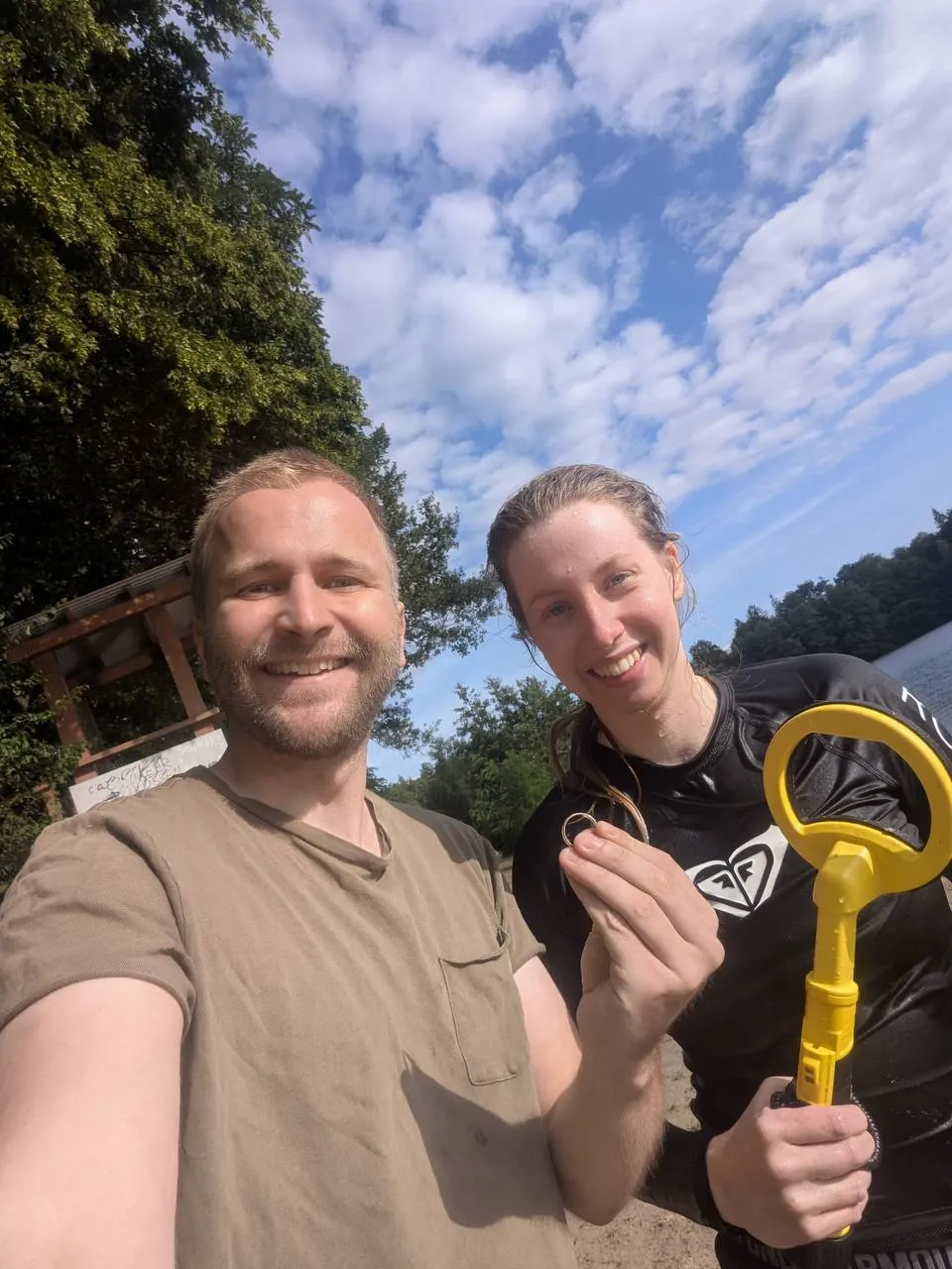 Verlorener Ehering am Hochzeitstag aus dem See geborgen