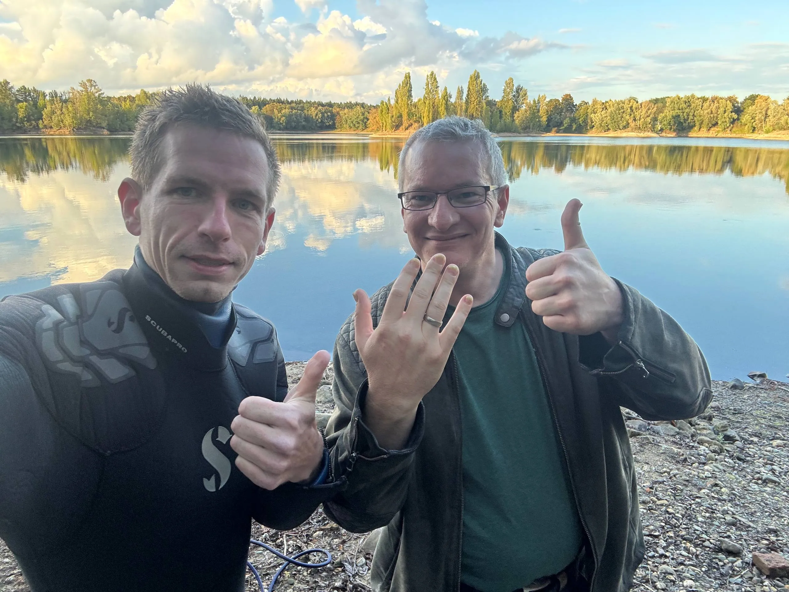 Platin-Ehering nach Monaten am Baggersee in Dormagen gefunden