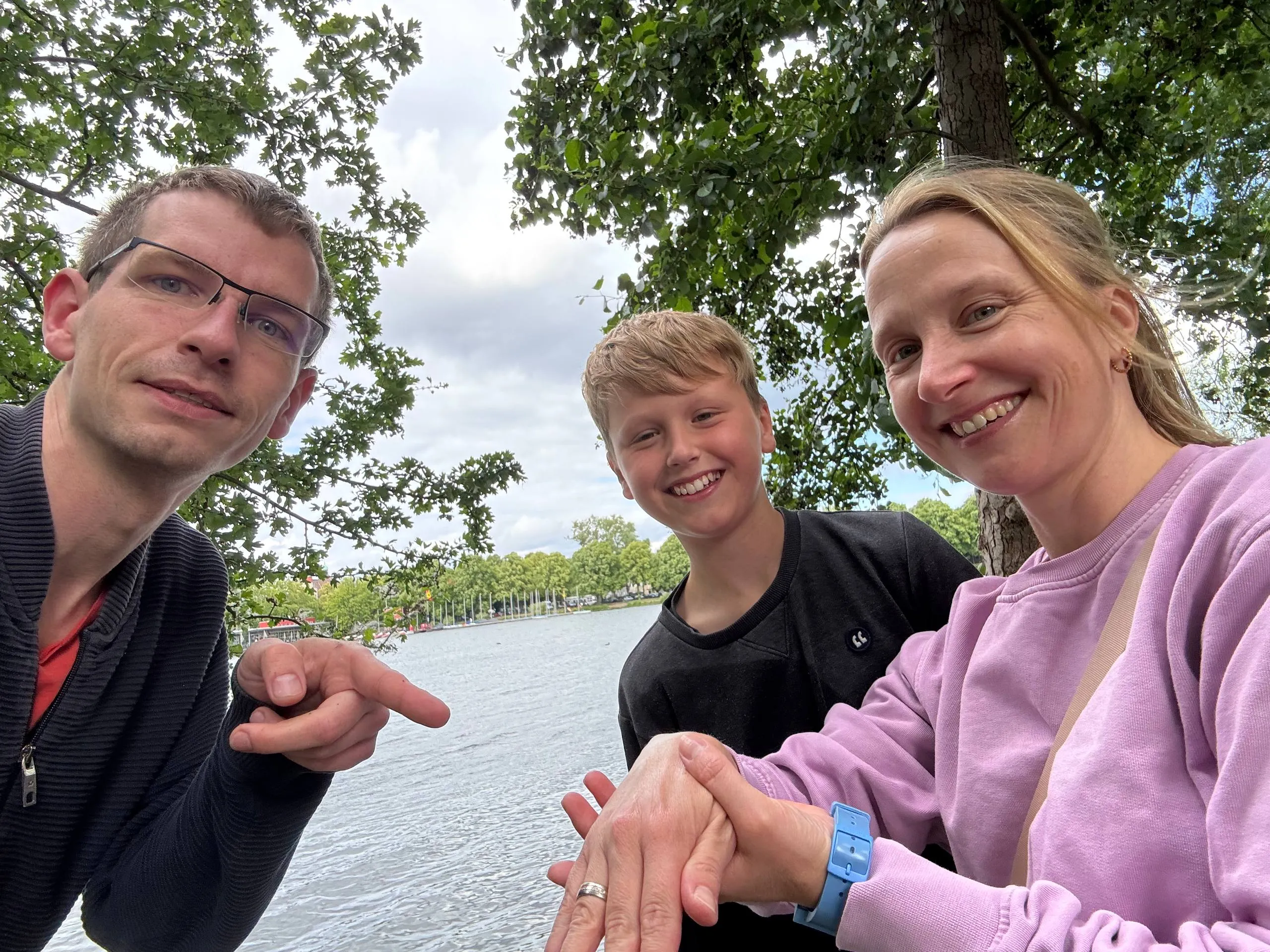 Ehering am Maschsee aus dem Wasser geholt