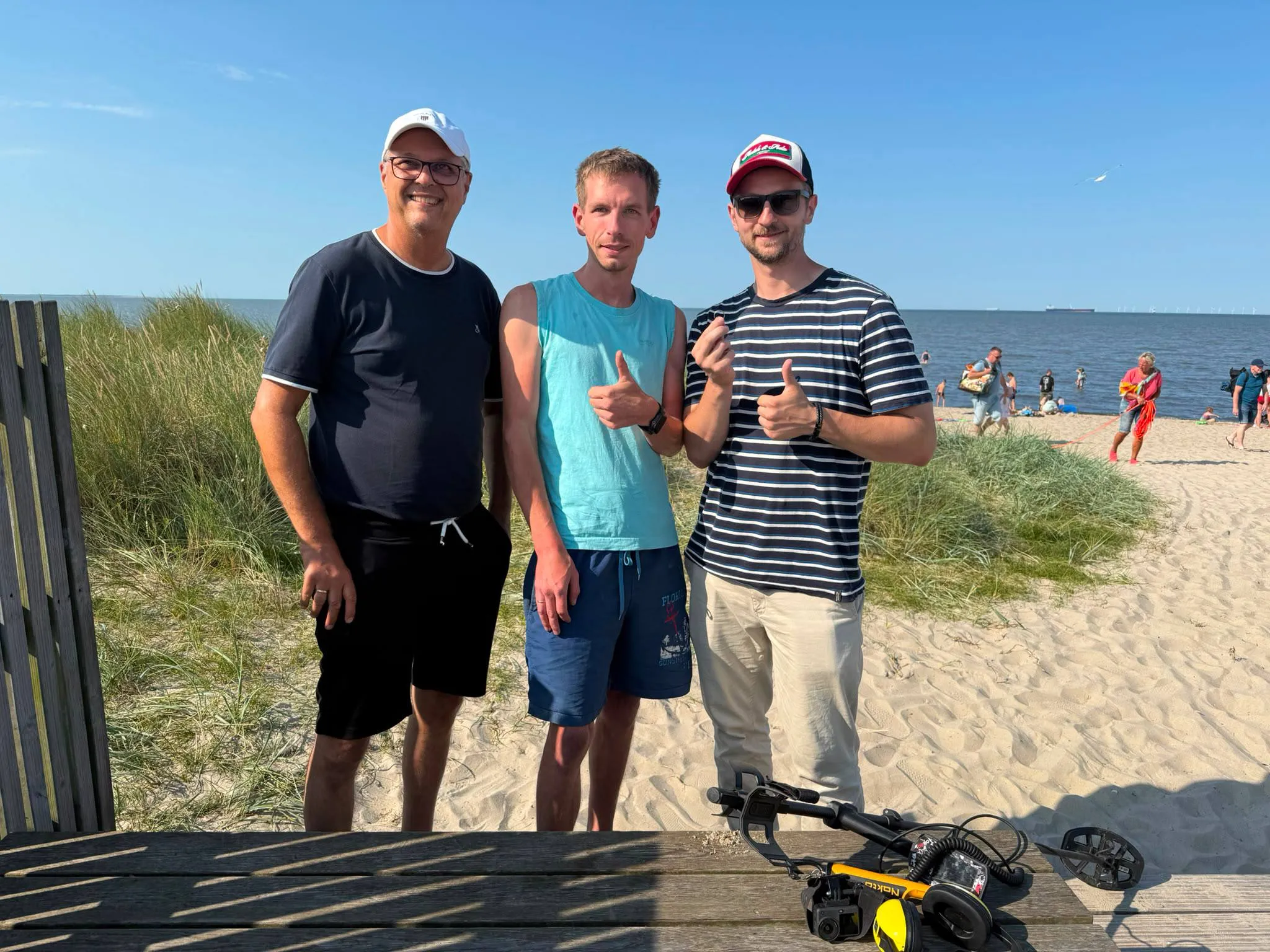 Platin-Ehering am Strand von Schillig zurück
