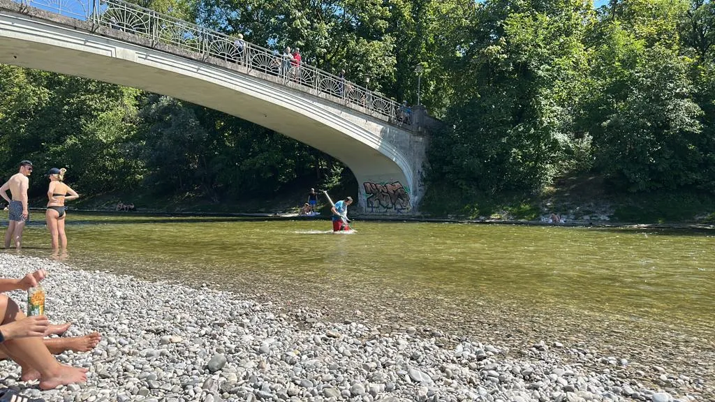 Foto 3 vom Einsatz: Ehering in einem Wehr verloren