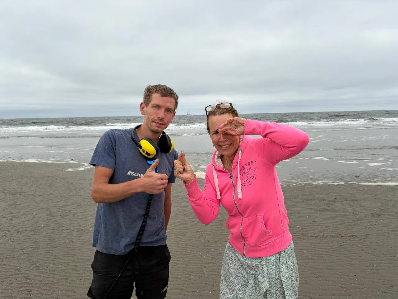 Foto 3 vom Einsatz: Verlorener Ring auf Norderney aus der Nordsee geborgen