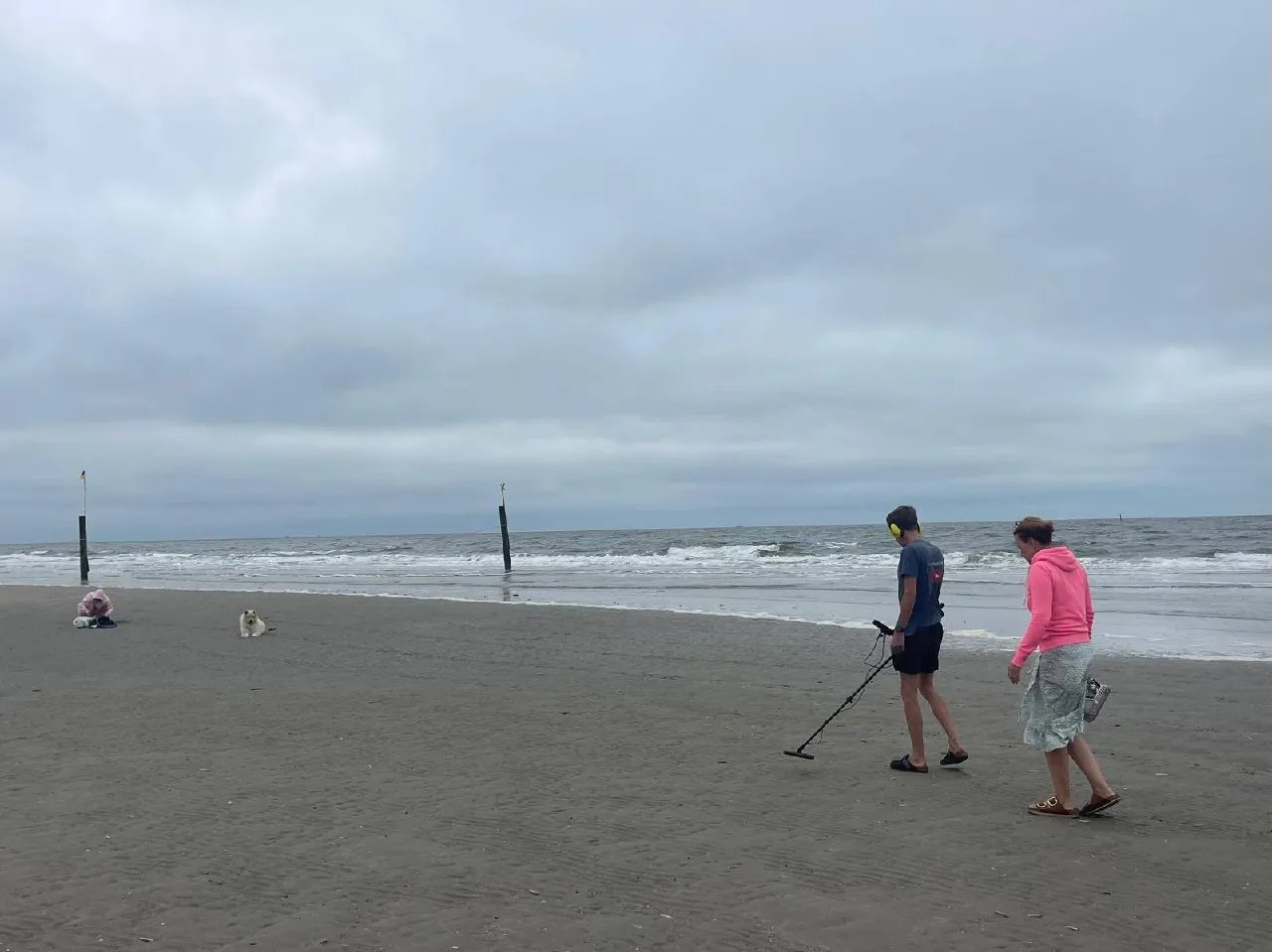 Foto 5 vom Einsatz: Verlorener Ring auf Norderney aus der Nordsee geborgen