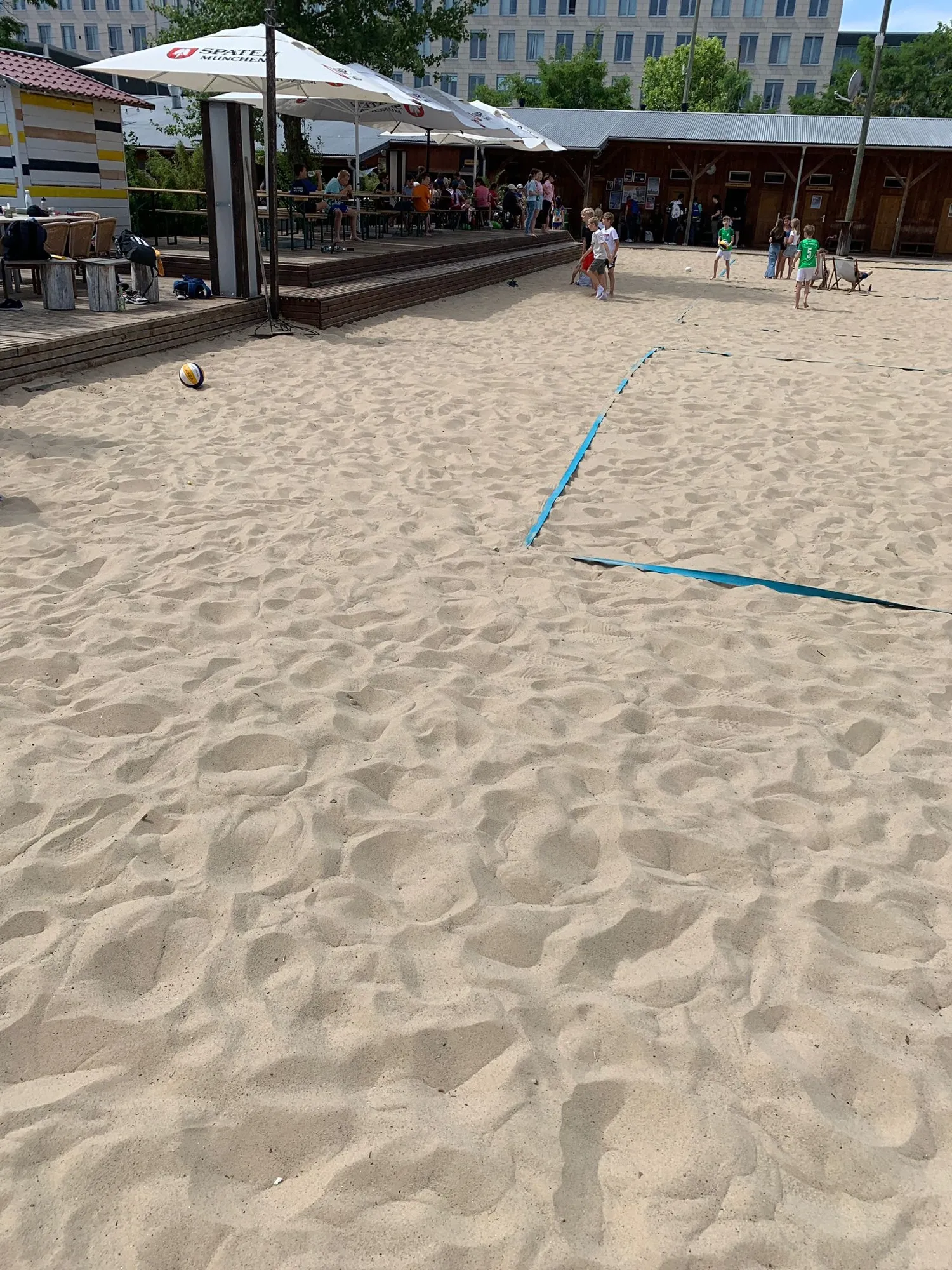 Foto 6 vom Einsatz: Beim Beachvolleyball verloren und zwar nicht nur das Spiel