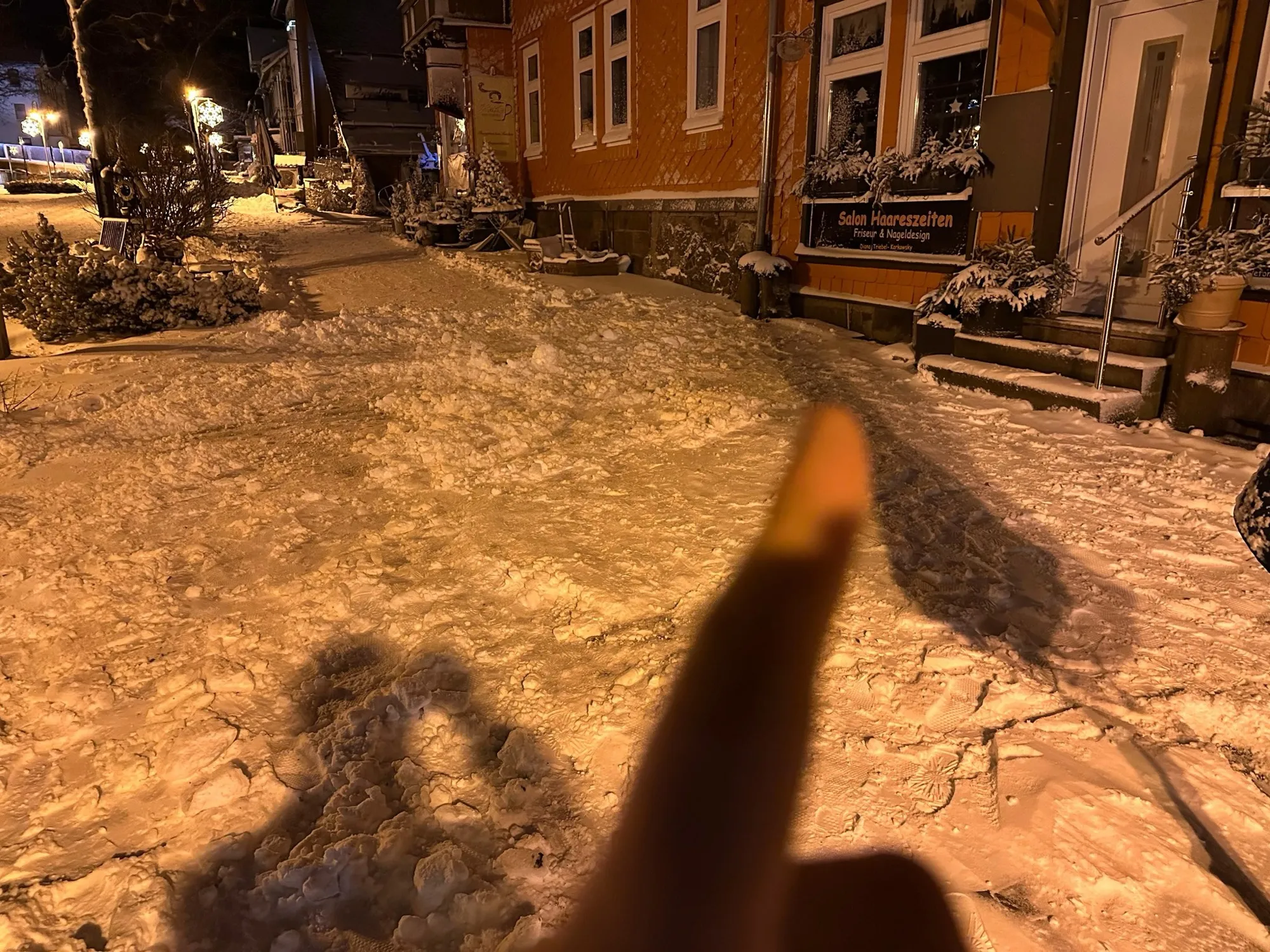 Foto 6 vom Einsatz: Verlorener Platin-Ehering im Schnee: Eine dramatische Rettungsaktion in Oberhof