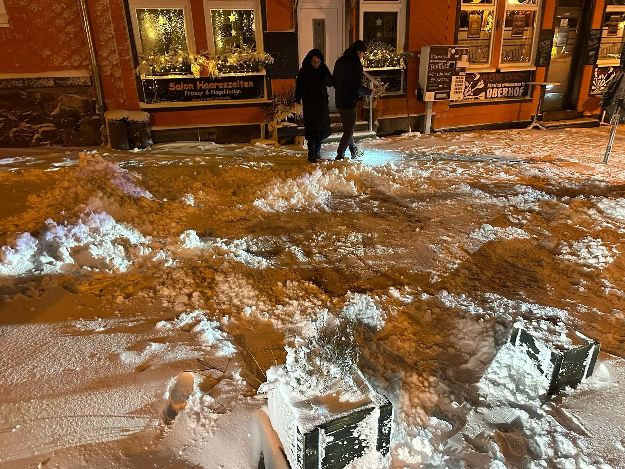 Foto 13 vom Einsatz: Verlorener Platin-Ehering im Schnee: Eine dramatische Rettungsaktion in Oberhof